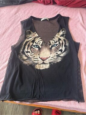 gaze Black Tank Top with Tiger Face Graphic